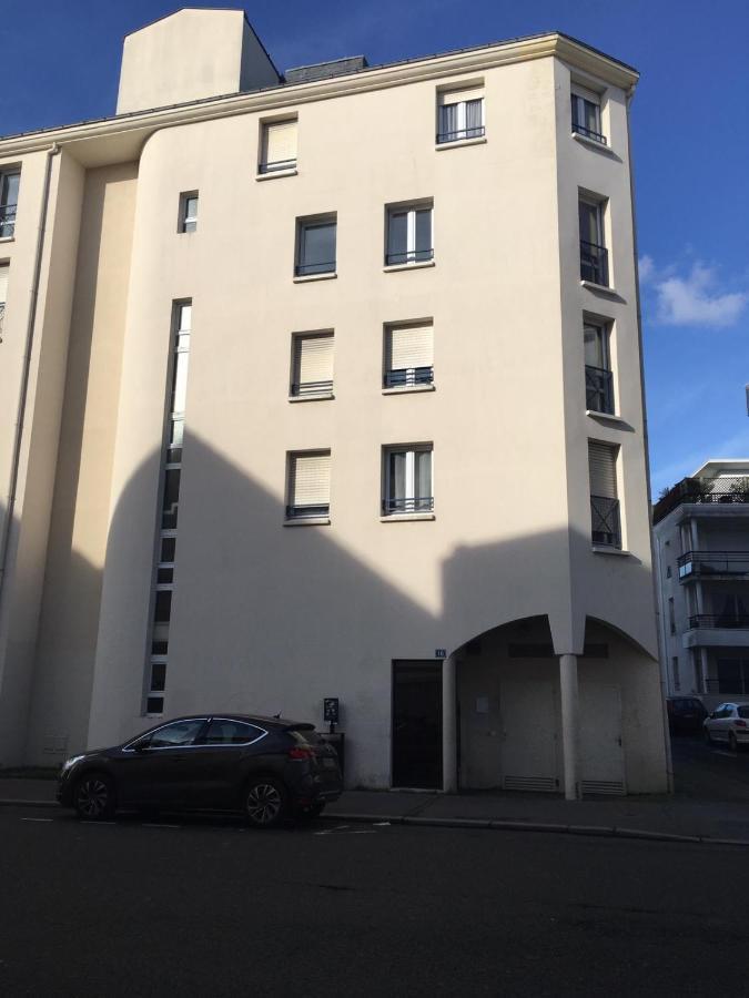Studio Centre-Ville Avec Terrasse Et Parking Securise Gratuit น็องต์ ภายนอก รูปภาพ