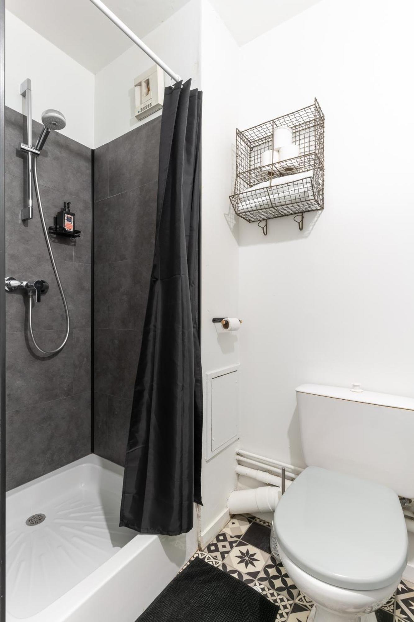 Studio Centre-Ville Avec Terrasse Et Parking Securise Gratuit น็องต์ ภายนอก รูปภาพ