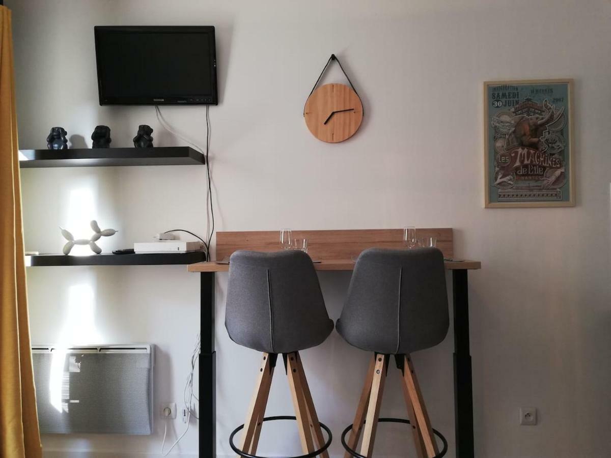 Studio Centre-Ville Avec Terrasse Et Parking Securise Gratuit น็องต์ ภายนอก รูปภาพ